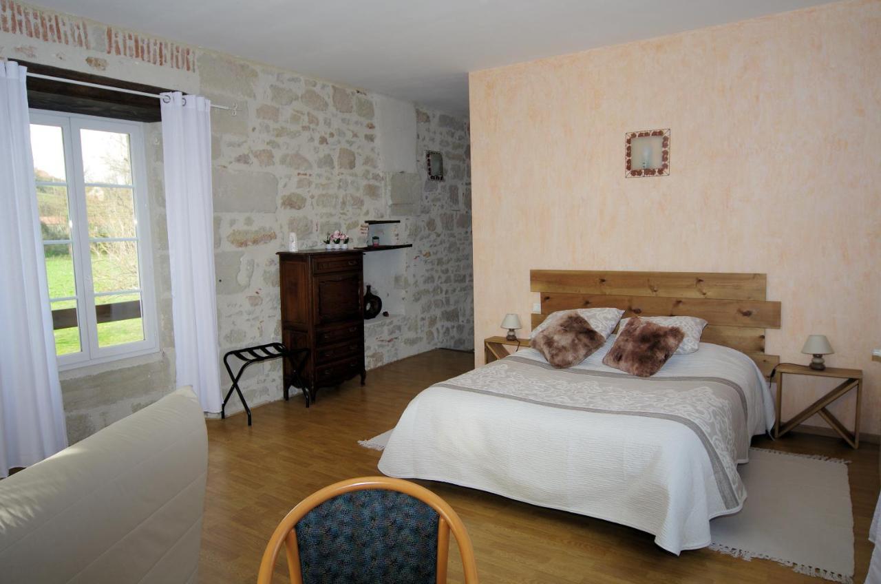 Le domaine de l'Escadasse Faycelles Extérieur photo
